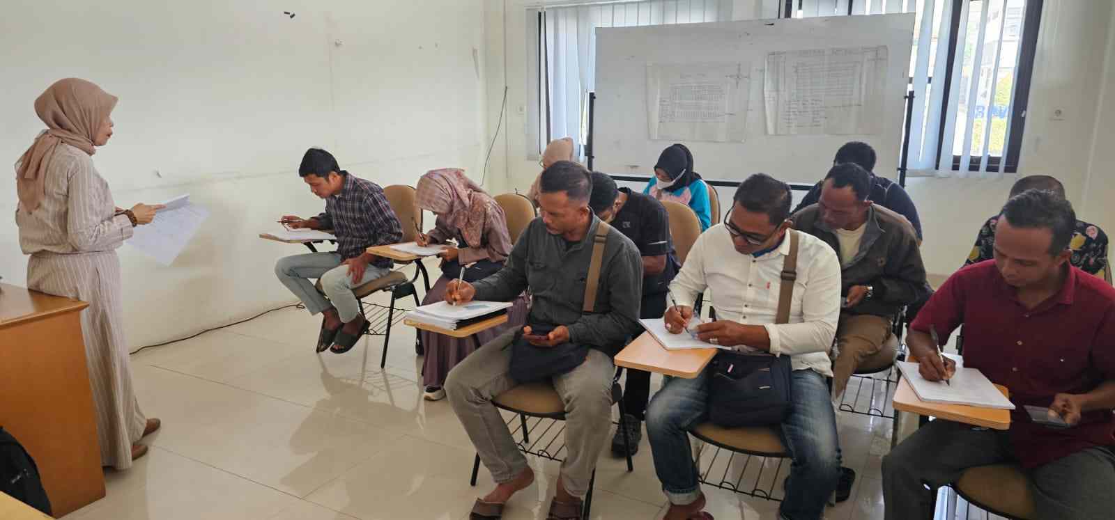 Gallery Bimbingan Teknis dan Uji Kompetensi Sertifikat Profesi BNSP PUBLIC AREA CLEANER BPVP Bandung Barat Gallery Bimbingan Teknis dan Uji Kompetensi Sertifikat Profesi BNSP PUBLIC AREA CLEANER BPVP Bandung Barat