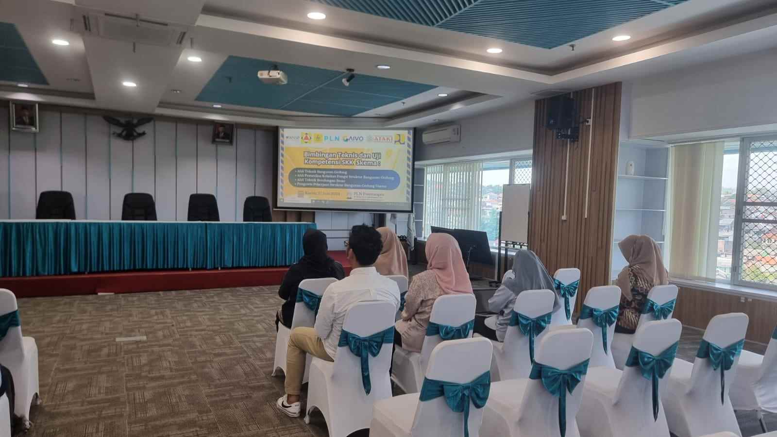 Gallery Bimbingan Teknis dan Uji Kompetensi Sertifikat Profesi BNSP PUBLIC AREA CLEANER PLN Semarang Jawa Tengah Gallery Bimbingan Teknis dan Uji Kompetensi Sertifikat Profesi BNSP PUBLIC AREA CLEANER PLN Semarang Jawa Tengah